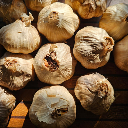 Schwarzer Knoblauch 3 ganze Knollen