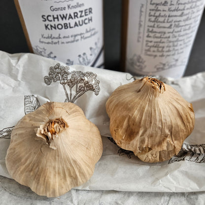 Schwarzer Knoblauch 2 ganze Knollen
